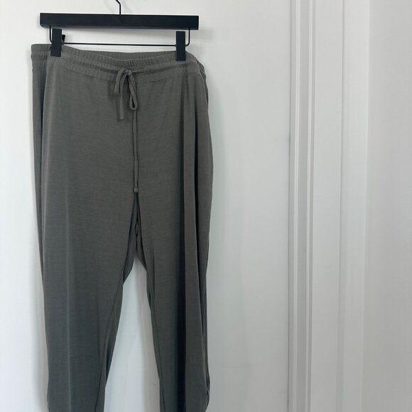 Express Two-Piece Lounge Set | Front Cardigan Jacket (XL) & Drawstring Pants (L) - Picture 6 of 11